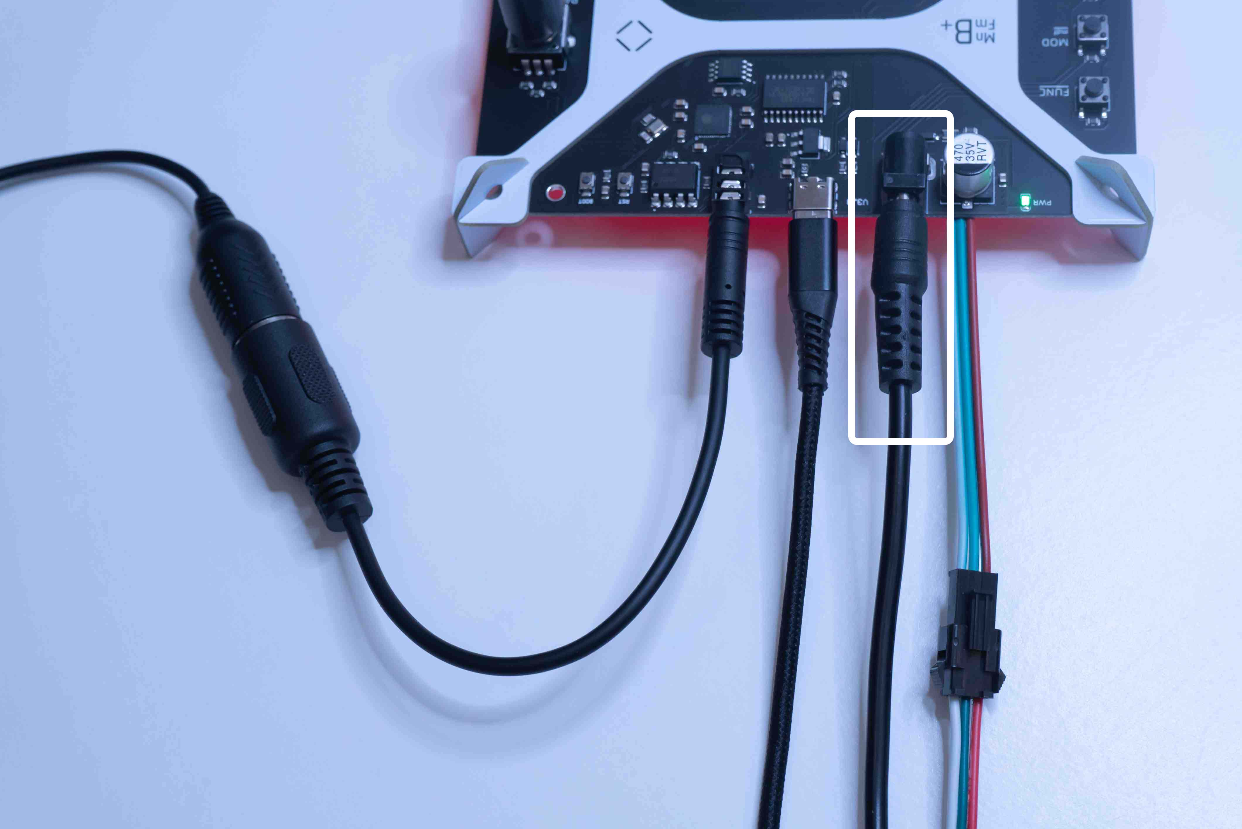 MAINFRAME-B+ power input.